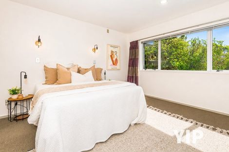 Photo of property in 41 Dress Circle, Newlands, Wellington, 6037