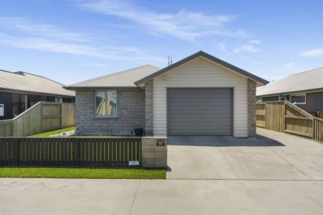 Photo of property in 17 Anchor Crescent, Papamoa, 3118