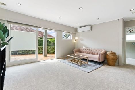 Photo of property in 145 Shakespeare Road, Milford, Auckland, 0620