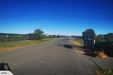 Photo of property in 15 Whitcombe Place, Darfield, 7571