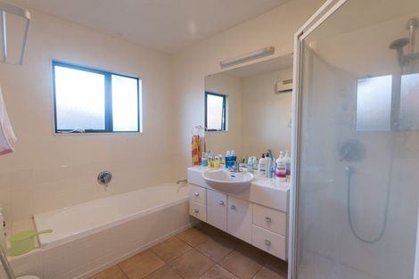 Photo of property in 42 Caribbean Drive, Unsworth Heights, Auckland, 0632