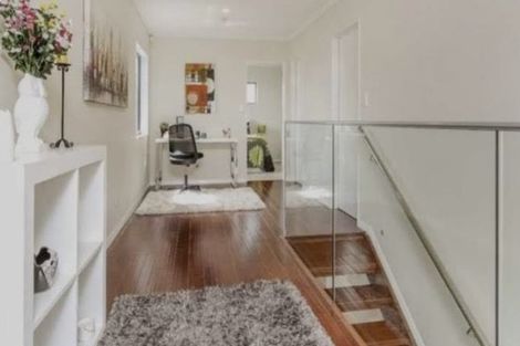 Photo of property in 436a East Coast Road, Windsor Park, Auckland, 0630