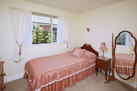 Photo of property in 24 Chesterfield Mews, Russley, Christchurch, 8042