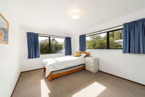 Photo of property in 18 Poplar Drive, Kelvin Heights, Queenstown, 9300