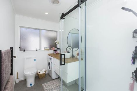 Photo of property in 19a Gemstone Drive, Birchville, Upper Hutt, 5018