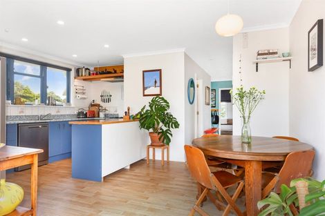 Photo of property in 42 Downes Street, Titahi Bay, Porirua, 5022