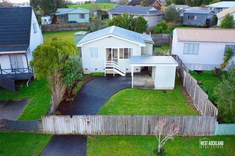 Photo of property in 2/1 Imperial Place, Henderson, Auckland, 0612