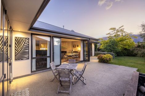 Photo of property in 128 Kings Drive, Wanaka, 9305