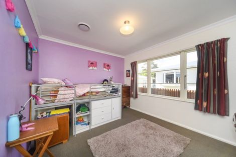 Photo of property in 17 Forbury Avenue, Takaro, Palmerston North, 4412
