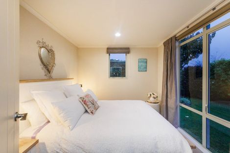 Photo of property in 3 Rodeo Drive, Kelvin Grove, Palmerston North, 4414