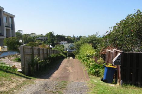 Photo of property in 831 East Coast Road, Northcross, Auckland, 0630