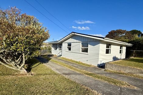 Photo of property in 18 Beazley Avenue, Paparangi, Wellington, 6037