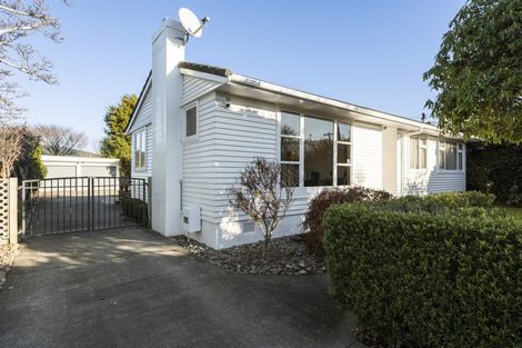 Photo of property in 100 Fraser Crescent, Elderslea, Upper Hutt, 5018
