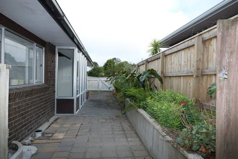 Photo of property in 11 Walton Avenue, Waikanae, 5036