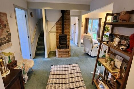 Photo of property in 122 Boord Crescent, Kumeu, 0891