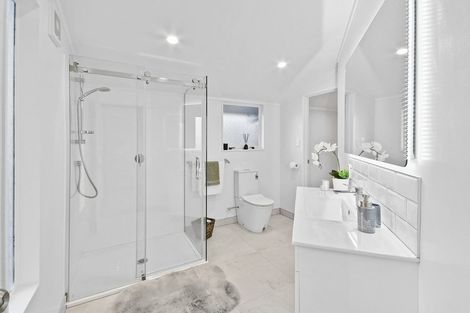 Photo of property in 1 Tremen Place, Pukekohe, 2120