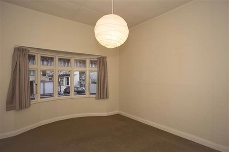 Photo of property in 33 Porritt Avenue, Mount Victoria, Wellington, 6011