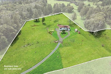 Photo of property in 369 Mangakura Road, Helensville, 0875