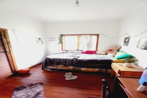 Photo of property in 137 Seabrook Avenue, New Lynn, Auckland, 0600