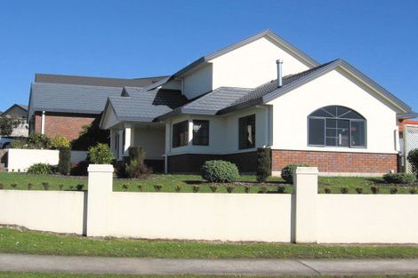Photo of property in 18 Waipuna Place, Rototuna, Hamilton, 3210