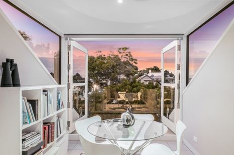 Photo of property in 5f Church Street, Devonport, Auckland, 0624