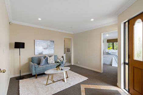 Photo of property in 33 Cricklade Terrace, Windsor Park, Auckland, 0632