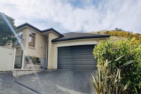Photo of property in 12 Gifford Grove, Churton Park, Wellington, 6037