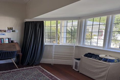 Photo of property in 9 Rixon Grove, Mount Victoria, Wellington, 6011