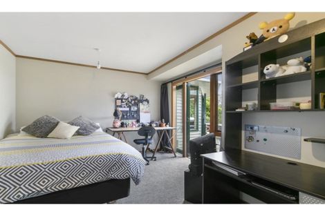 Photo of property in 204 Miromiro Road, Normandale, Lower Hutt, 5010