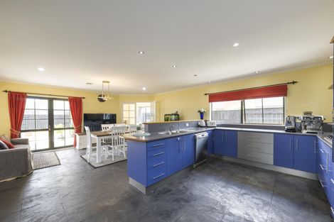 Photo of property in 145 Schnell Drive, Kelvin Grove, Palmerston North, 4414