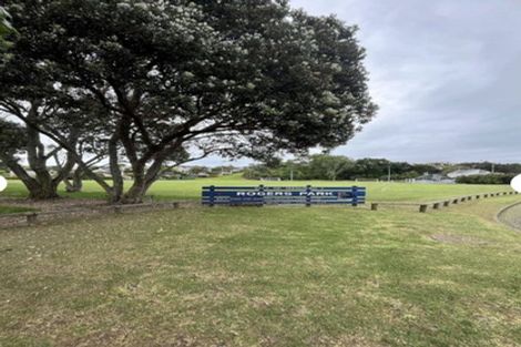 Photo of property in 6c Jern Place, Eastern Beach, Auckland, 2012
