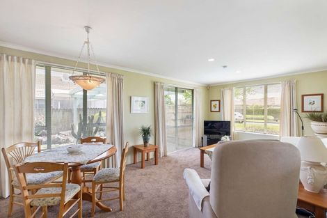 Photo of property in 25 Fernbrook Close, Burswood, Auckland, 2013