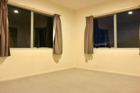Photo of property in 2/51 Archers Road, Hillcrest, Auckland, 0629