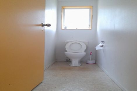 Photo of property in 3/3 Etherton Drive, Weymouth, Auckland, 2103