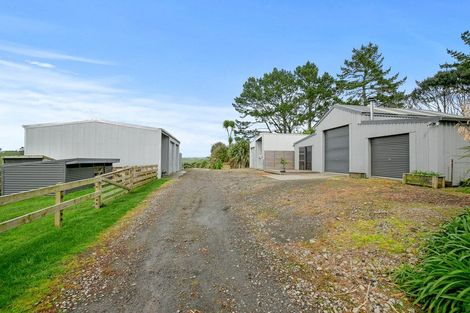 Photo of property in 350 Awai Road, Tarurutangi, New Plymouth, 4372