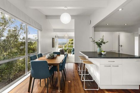 Photo of property in 71 Churton Drive, Churton Park, Wellington, 6037