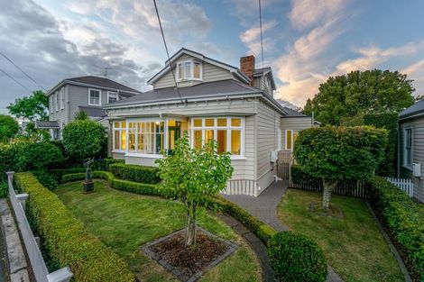 Photo of property in 79 Hinemoa Street, Birkenhead, Auckland, 0626