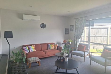 Photo of property in 45 Vinistra Road, Kumeu, 0810