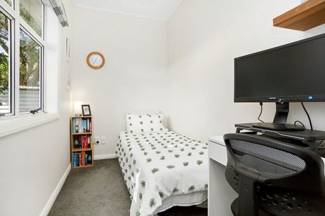 Photo of property in 19 Naenae Road, Naenae, Lower Hutt, 5011