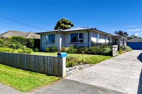 Photo of property in 16 Renfrew Street, Upper Riccarton, Christchurch, 8041