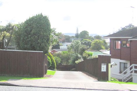 Photo of property in 2/31 Bay Street, Red Beach, 0932