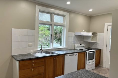 Photo of property in 32 Balfour Street, Mornington, Wellington, 6021