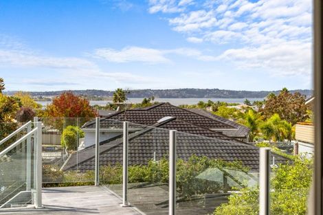 Photo of property in 40 Westpark Drive, West Harbour, Auckland, 0618