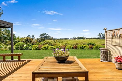 Photo of property in 98 Pitt Road, Hillsborough, New Plymouth, 4372