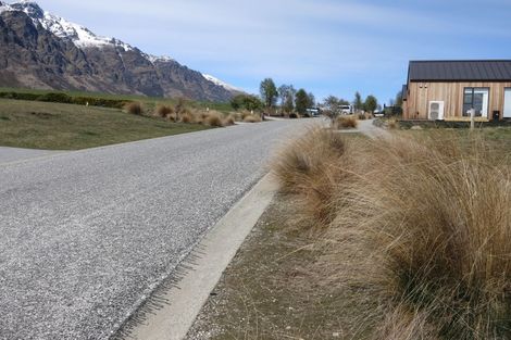 Photo of property in 35 Cunninghams Drive, Jacks Point, Queenstown, 9371
