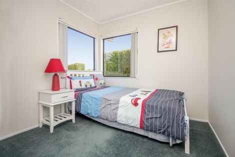 Photo of property in 189 West Harbour Drive, West Harbour, Auckland, 0618