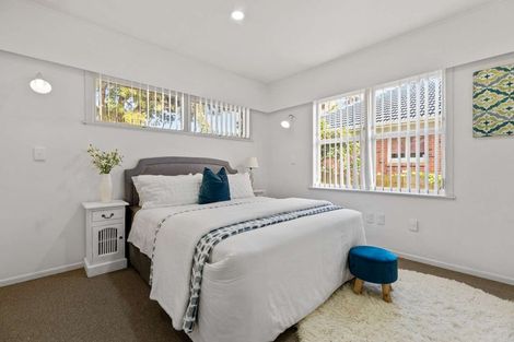 Photo of property in 27 Lawrence Crescent, Hillpark, Auckland, 2102