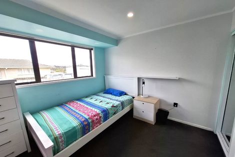 Photo of property in 38 Brougham Place, West Harbour, Auckland, 0618