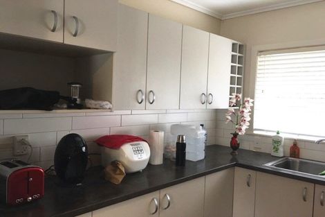 Photo of property in 2/17 Mount Carmel Place, Meadowbank, Auckland, 1072