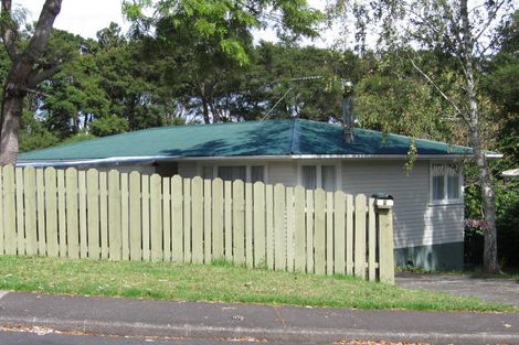 Photo of property in 6 Thuja Street, Green Bay, Auckland, 0604